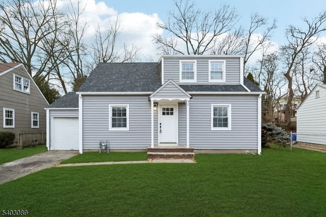 64 Surrey Ln