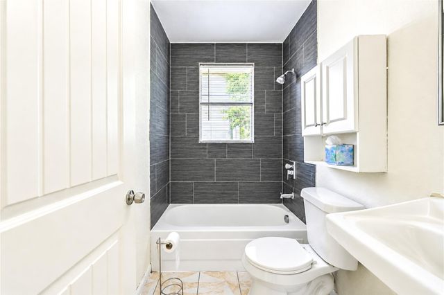 225 Palmyra St Street, Houston, TX 77022