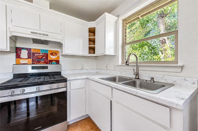 225 Palmyra St Street, Houston, TX 77022