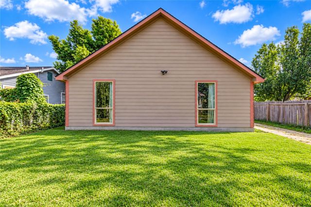 225 Palmyra St Street, Houston, TX 77022