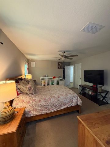 5670 NW Pine Trail Circle, Port St. Lucie, FL 34983