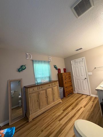 5670 NW Pine Trail Circle, Port St. Lucie, FL 34983