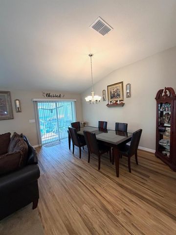 5670 NW Pine Trail Circle, Port St. Lucie, FL 34983