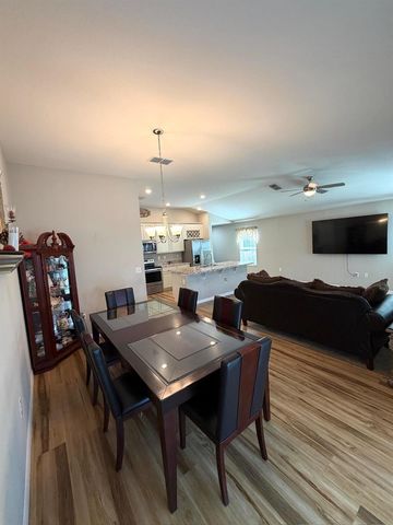 5670 NW Pine Trail Circle, Port St. Lucie, FL 34983
