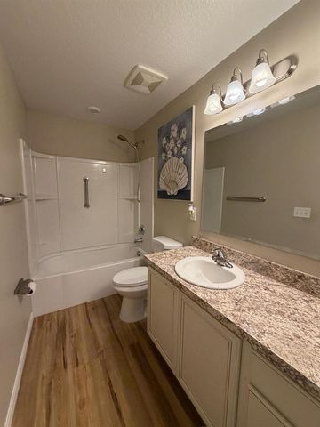5670 NW Pine Trail Circle, Port St. Lucie, FL 34983