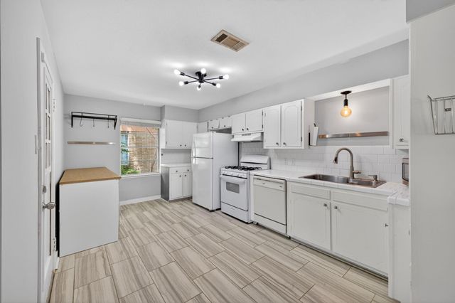 2322 Poinciana Drive, Houston, TX 77018