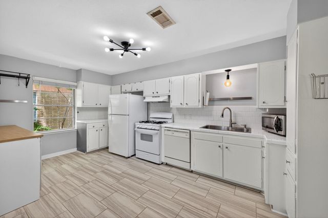 2322 Poinciana Drive, Houston, TX 77018