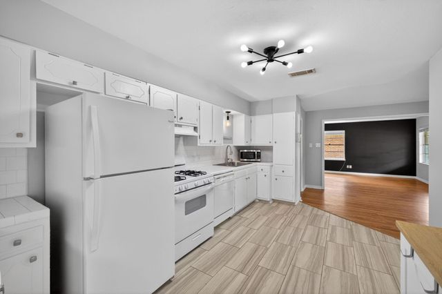 2322 Poinciana Drive, Houston, TX 77018