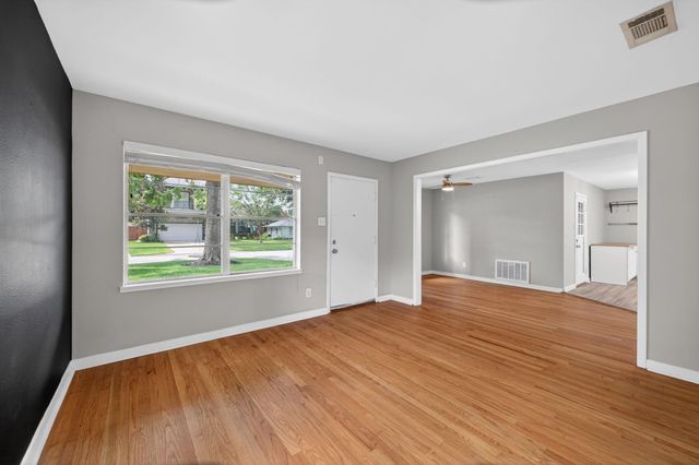 2322 Poinciana Drive, Houston, TX 77018