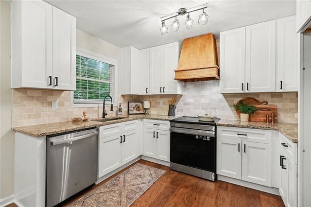 48 Lazy Water Drive, Euharlee, GA 30120