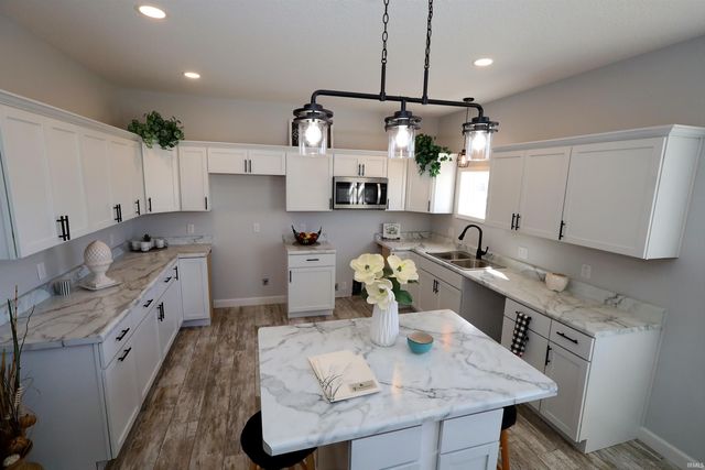 2846 Turnpointe Blvd Unit F, New Haven, IN 46774