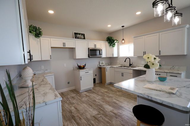 2846 Turnpointe Blvd Unit F, New Haven, IN 46774