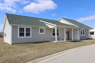 2846 Turnpointe Blvd Unit F, New Haven, IN 46774