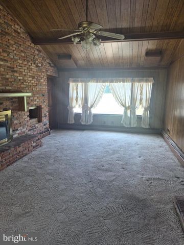 1043 CAMP RD, Denton, MD 21629