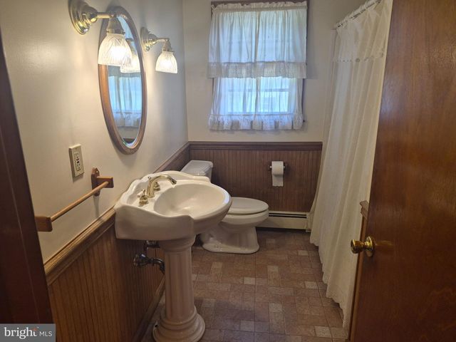 1043 CAMP RD, Denton, MD 21629