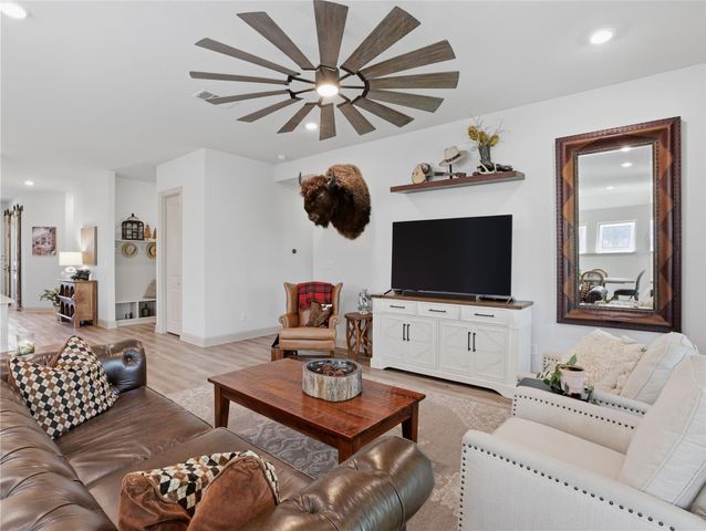 112 Mountain Lion RD, Georgetown, TX 78628