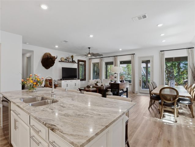 112 Mountain Lion RD, Georgetown, TX 78628