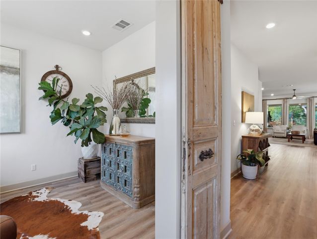 112 Mountain Lion RD, Georgetown, TX 78628