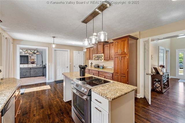 517 Weimer Avenue, St Albans, WV 25177