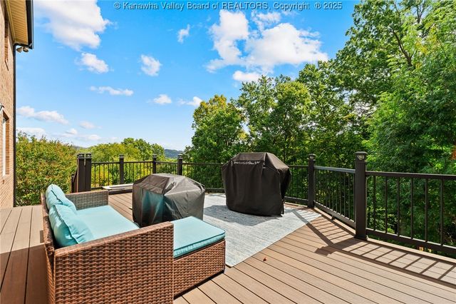 517 Weimer Avenue, St Albans, WV 25177