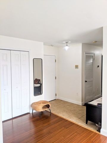 289 Essex St 407, Salem, MA 01970