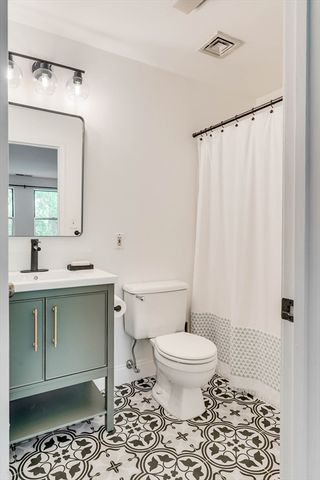 289 Essex St 407, Salem, MA 01970