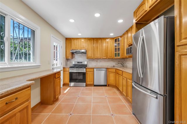 245-47 60th Avenue, Little Neck, NY 11362