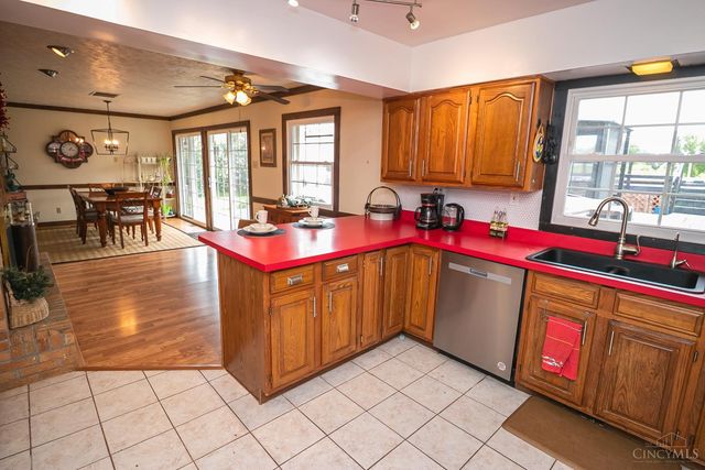902 N Bickett Road, Xenia Twp, OH 45385