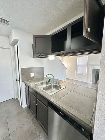 9103 Japonica CT A, Austin, TX 78748