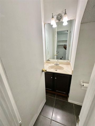 9103 Japonica CT A, Austin, TX 78748