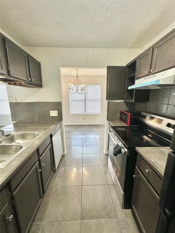 9103 Japonica CT A, Austin, TX 78748