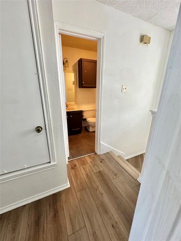 9103 Japonica CT A, Austin, TX 78748