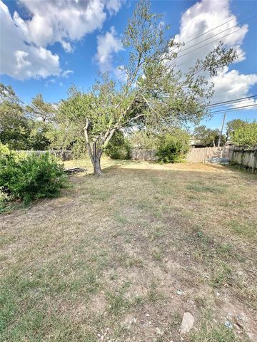9103 Japonica CT A, Austin, TX 78748