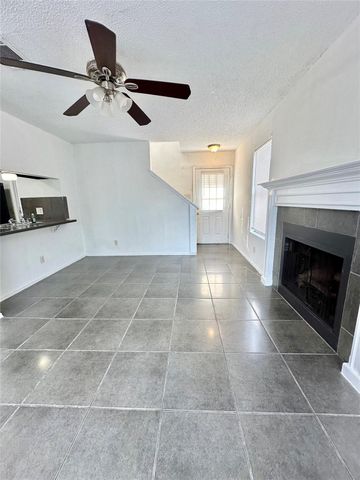 9103 Japonica CT A, Austin, TX 78748