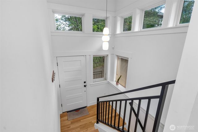 2708 1st Avenue W, Seattle, WA 98119