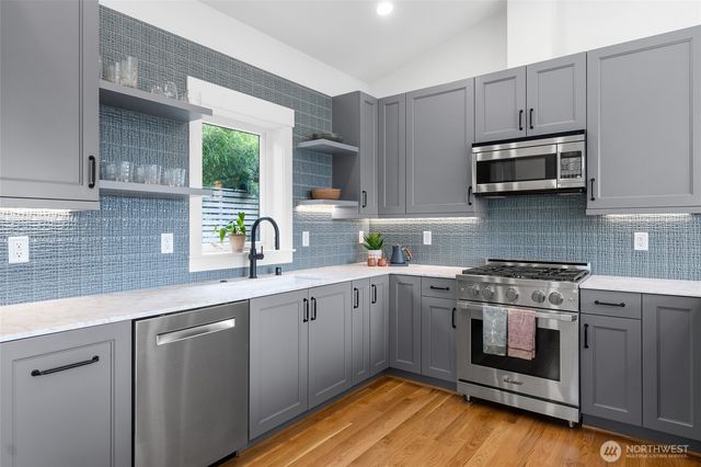2708 1st Avenue W, Seattle, WA 98119