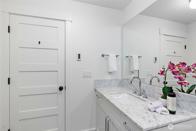 2708 1st Avenue W, Seattle, WA 98119