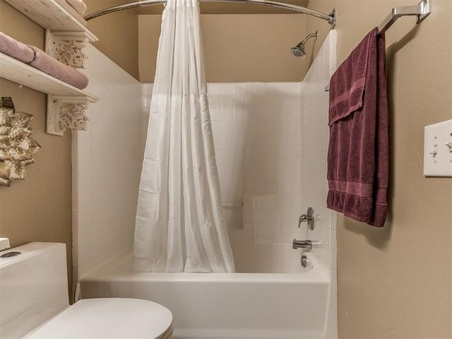 6108 Courtyards Court, Oklahoma City, OK 73149