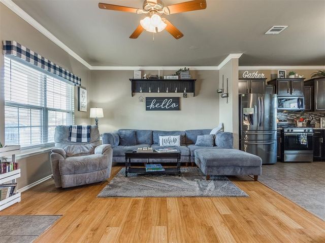 6108 Courtyards Court, Oklahoma City, OK 73149