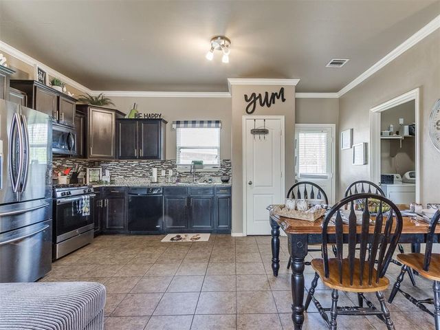 6108 Courtyards Court, Oklahoma City, OK 73149