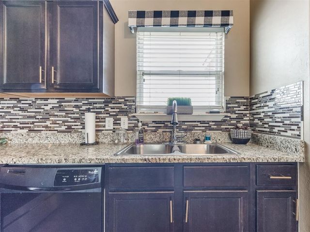 6108 Courtyards Court, Oklahoma City, OK 73149