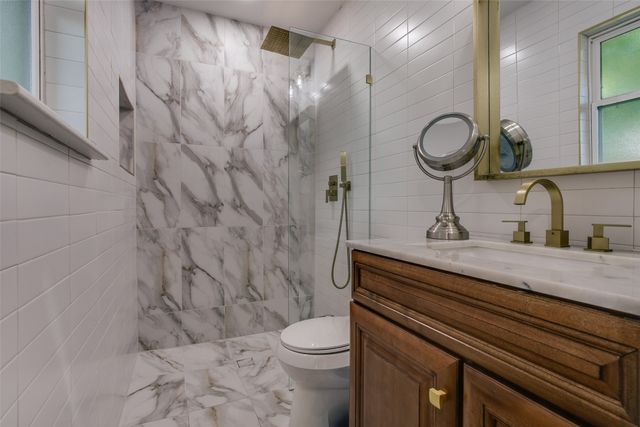 2212 Kevin Court, Irving, TX 75060