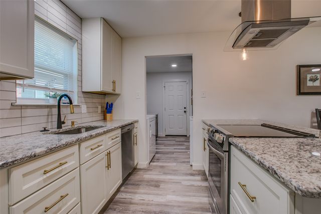 2212 Kevin Court, Irving, TX 75060