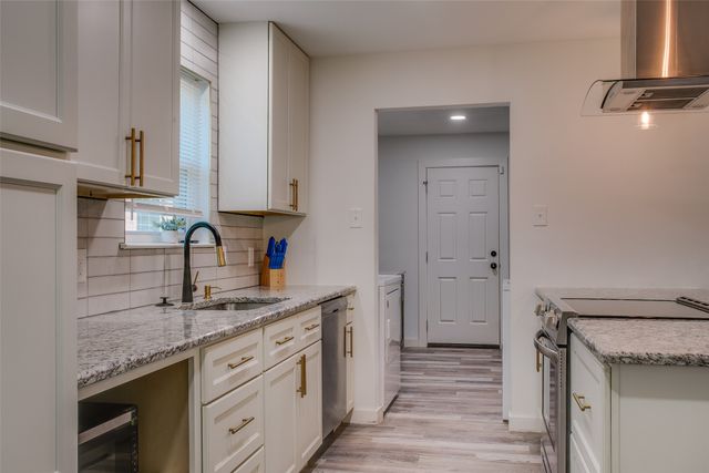 2212 Kevin Court, Irving, TX 75060