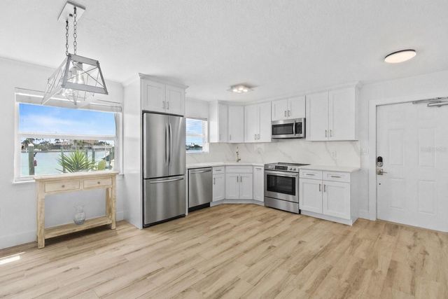 245 104TH AVENUE 5, Treasure Island, FL 33706