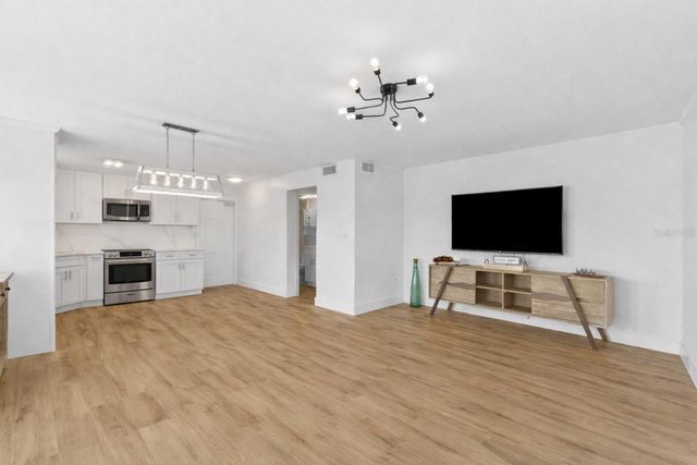 245 104TH AVENUE 5, Treasure Island, FL 33706