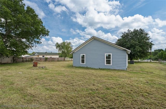 28110 Highway 22, Charleston, AR 72933