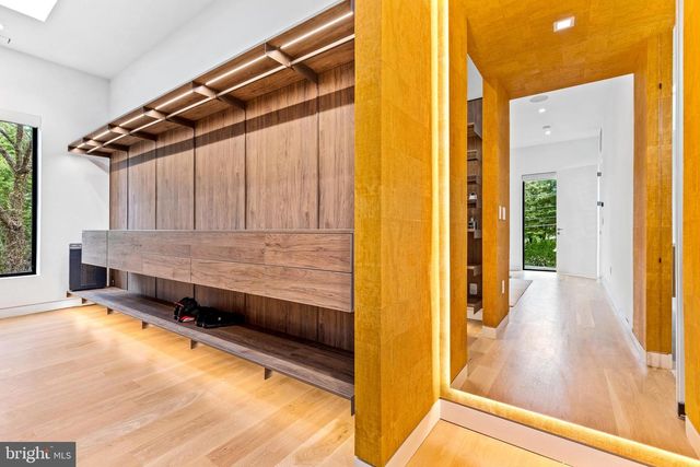 7216 DAVIS CT, Mclean, VA 22101