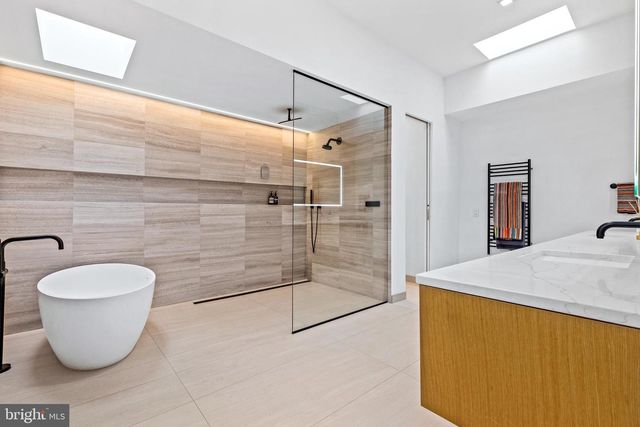 7216 DAVIS CT, Mclean, VA 22101
