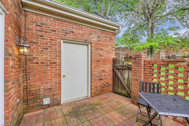 207 Northpoint Avenue, High Point, NC 27262